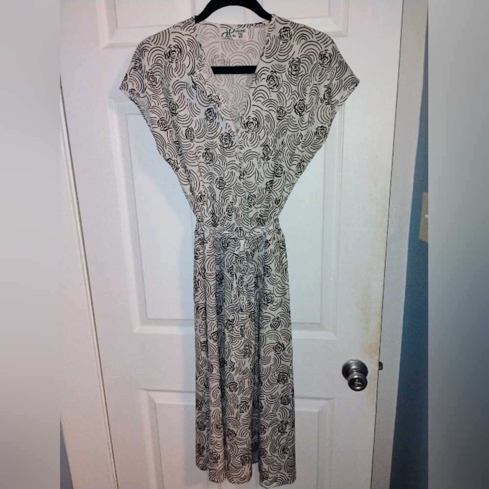 Elegant Black and White Swirl Dress